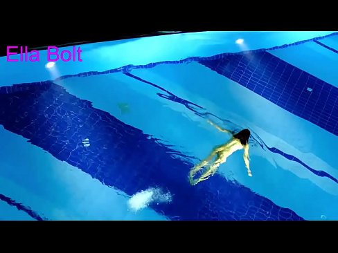 ❤️ Ech kann net ophalen ze kucken, jonk Blond gefaange schwammen plakeg am ELLA BOLT Resort Pool ❤️❌ Super Sex op lb.sexycamse.top ☑